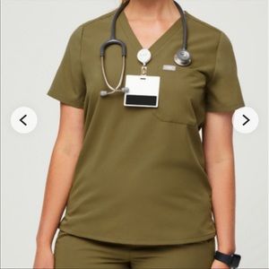 Figs Martini Olive Catarina Scrub Too